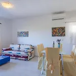 Appartamento With A Parking Space - 13106 Zara