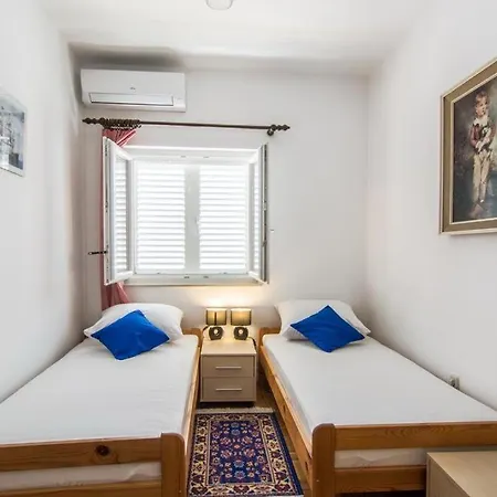 With A Parking Space - 13106