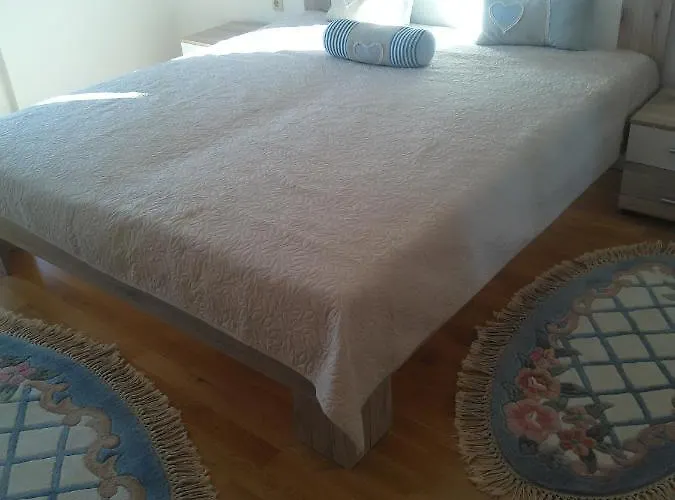 With A Parking Space - 13106